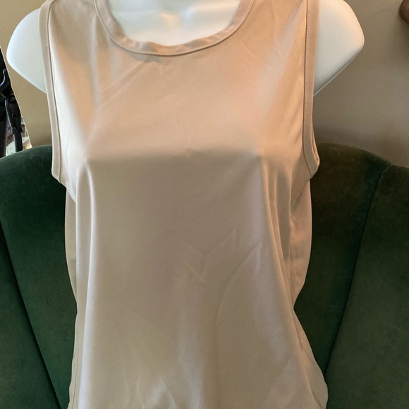 Bloomingdale’s tan sleeveless shell, L - Picture 1 of 3